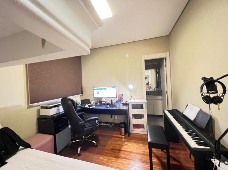 WhatsApp Image 2024-10-14 at 09.24.04 (2)